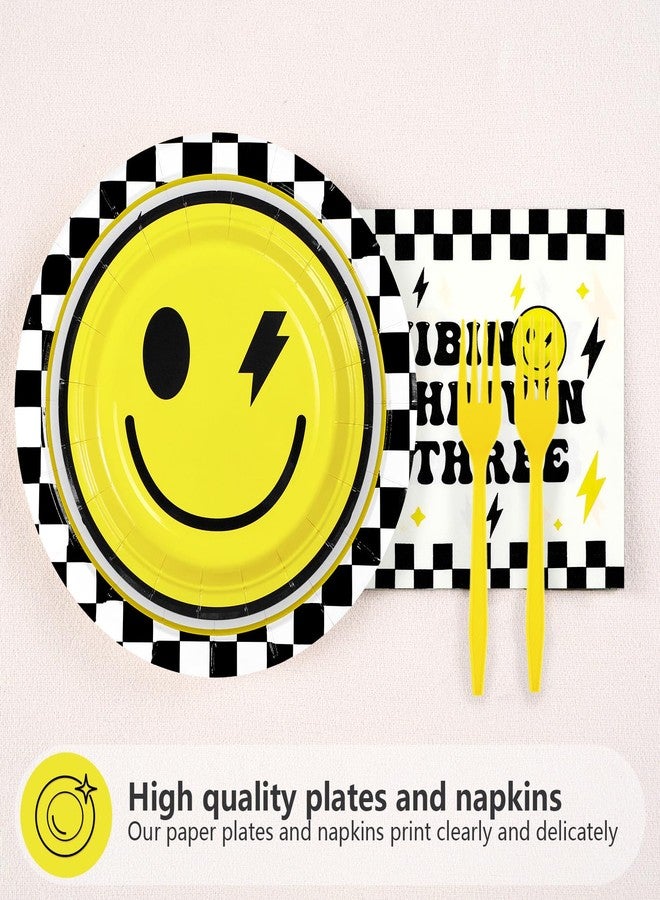 Grencian مجموعة غرينسيان المكونة من 96 قطعة من لوازم حفلات أعياد الميلاد للأطفال الصغار، تتضمن أطباقًا ومناديل ورقية صفراء مزينة برسومات وجوه مبتسمة، وهي مناسبة للاستخدام مرة واحدة. مثالية لتزيين حفلات أعياد الميلاد وحفلات استقبال المولود الجديد، وتكفي 24 شخصًا. - Image 3